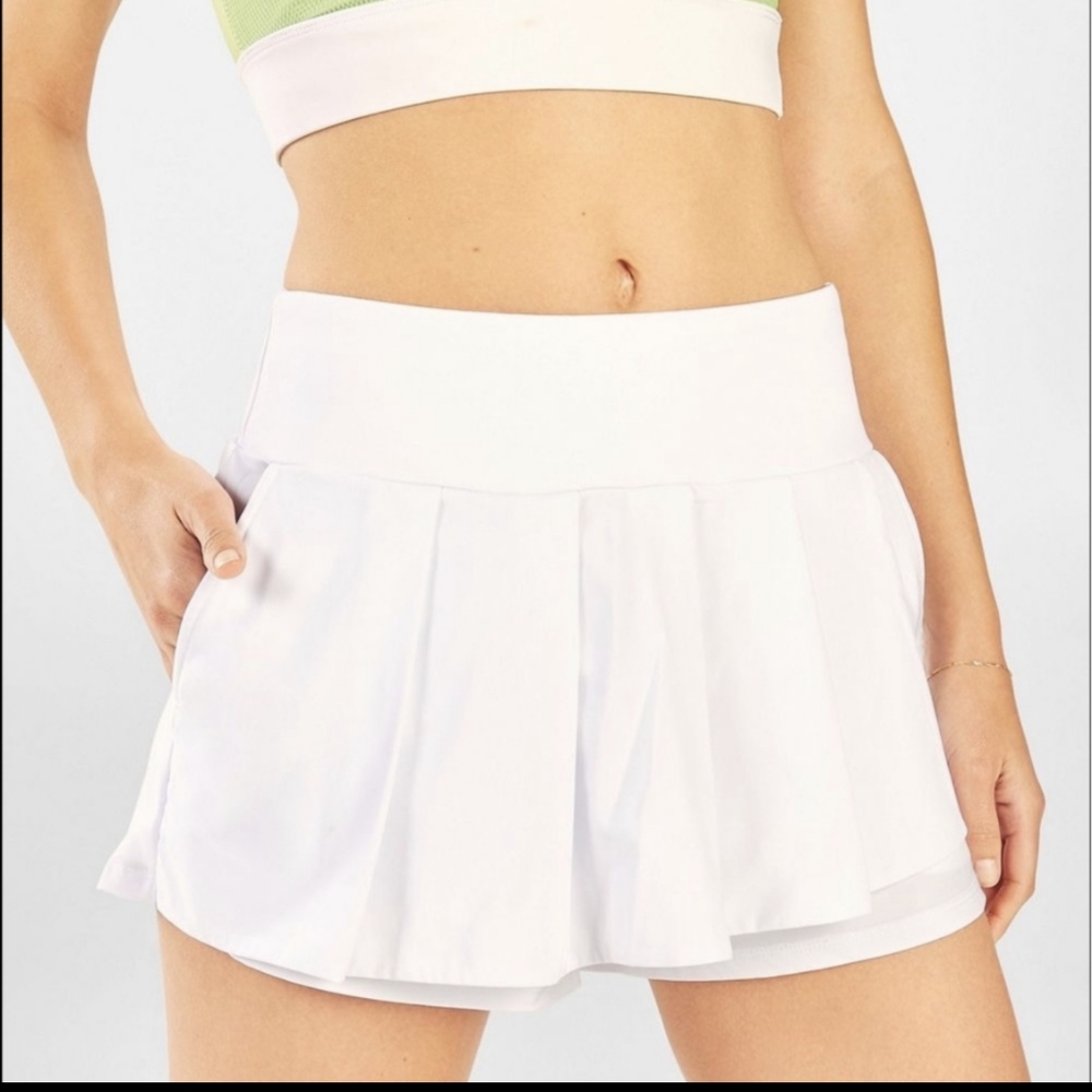 NWT Fabletics White Woven Skirt - Size L (10/12)